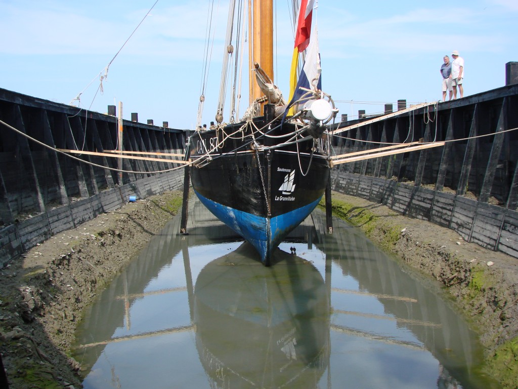 la bisquine de cancale dans la cale sèche Vue Intérieure.jpg